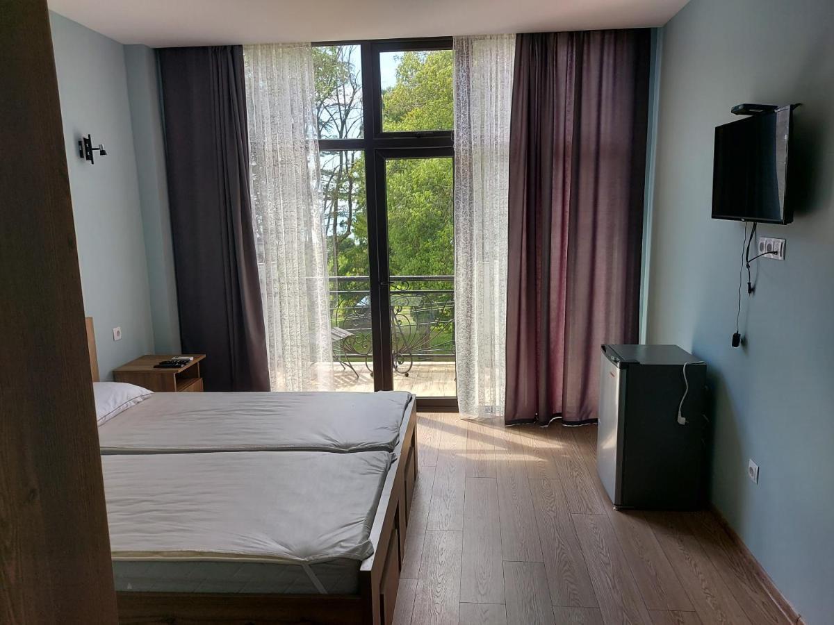קובולטי French Hotel מראה חיצוני תמונה