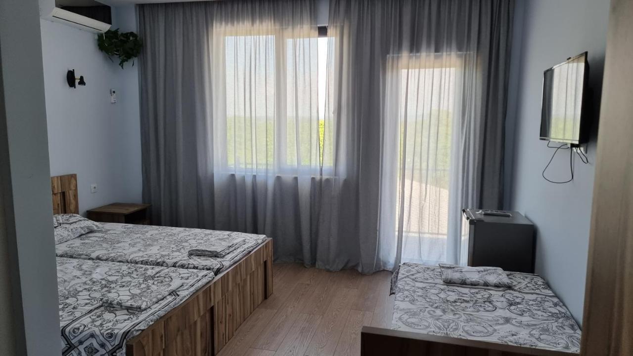 קובולטי French Hotel מראה חיצוני תמונה