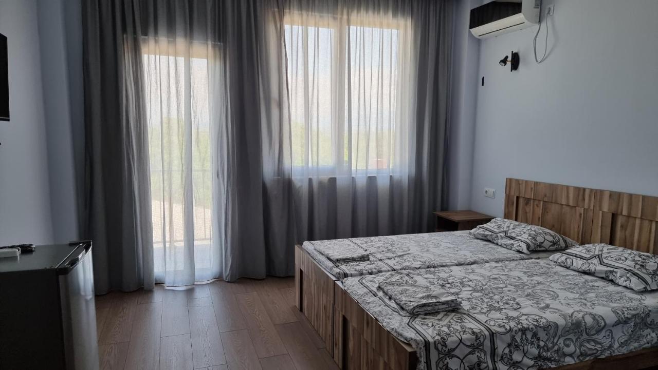קובולטי French Hotel מראה חיצוני תמונה